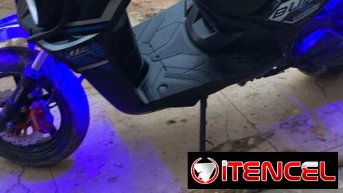 MOTO ELÉCTRICA BUHO 2 MODELO AVISPÓN 1750 USD, es de uso.