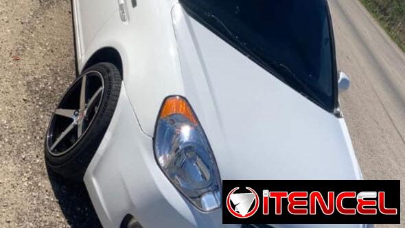 Vendo o negocio, Hyundai Accent, 2011 en Vin 2010 en circulación