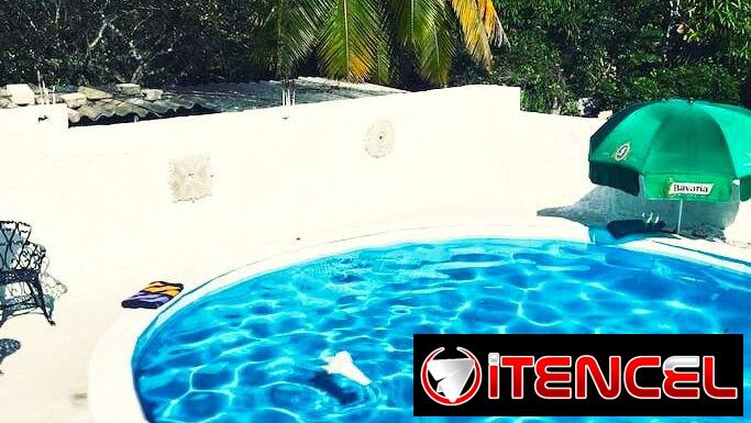 Renta de casa con piscina en la playa. Alquiler de casa en la playa con piscina en Boca Ciega para 9 personas