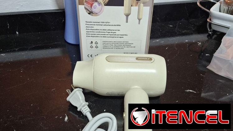 Secadora de pelo nueva en su caja