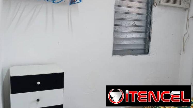 Alquilo apto en planta baja en Versalles, La Lisa,a tres cuadras solamente del hospital Frank País,muy céntrico