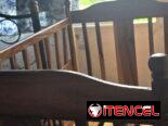 Cuna de madera con accesorios