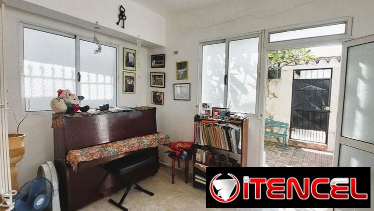Casa de 3/4, garaje, patio y 347m², en el Sevillano (SV-33)