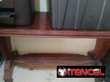Juegos de sillones de caoba con una mesita antiguos en 200usd