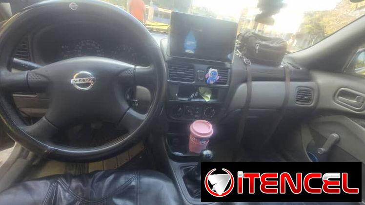 Se vende Nissan Sentra gris del 2005