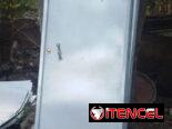 Puertas de zinc galvanizado.