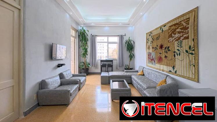 Apartamento independiente en La Habana Vieja – 2 hab c/baño privado cada una – Terraza y cocina – 70 USD noche