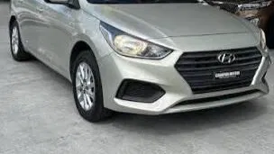 Hyundai Accent del 2019 automático,pintura de fábrica ,motor de 1.6 litros y 4 cilindros, con una potencia estimada