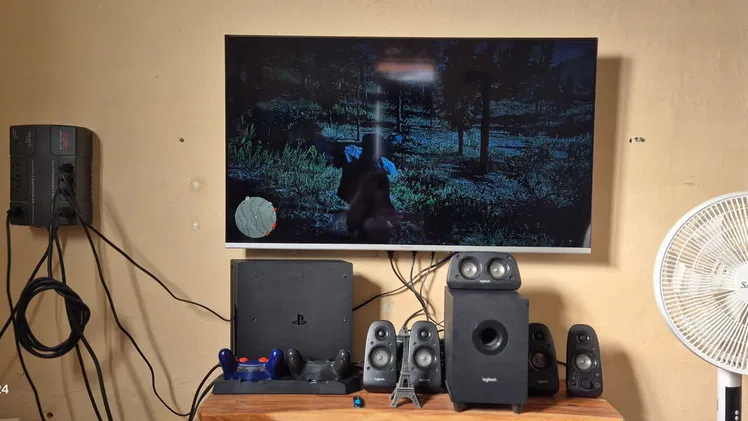 PS4 Pro pirateado a la 9.0 con 2 mandos originales