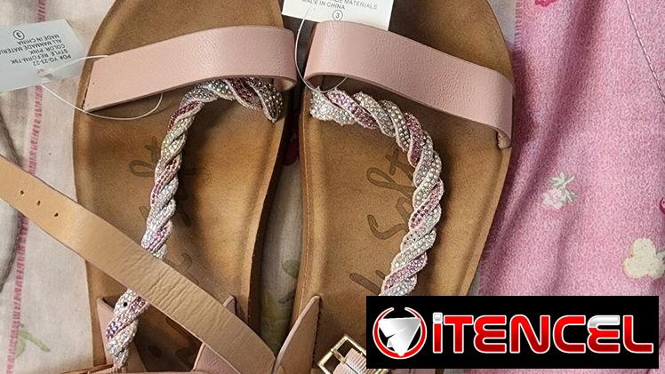 Sandalias rosadas talla 3 y azules talla 4