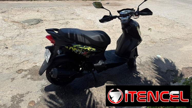 Vendo moto prácticamente nueva