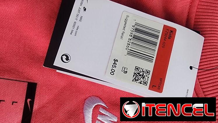 Abrigo Nike totalmente original y nuevo