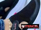Tenis 2 modelos y sandalias rojas
