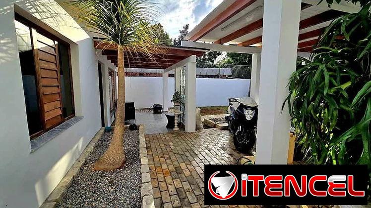Venta de propiedad en playa Santa fe