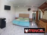 Casa Yanet con piscina grande de 3 habitaciones en Guanabo con sus paneles. Whatssap 5 2959440