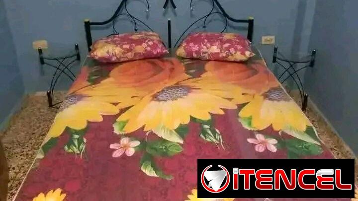 CAMA CAMERA SENCILLA CON MESITA