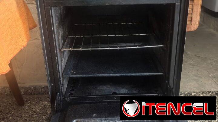 Cocina de gas 4 hornillas y horno