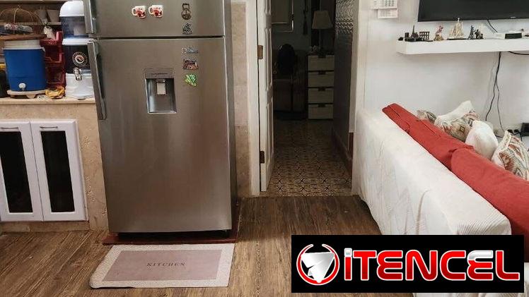 Venta de casa en el Vedado. Cercana a 23, con un precio de 60 000 euros o su equivalente en USD.