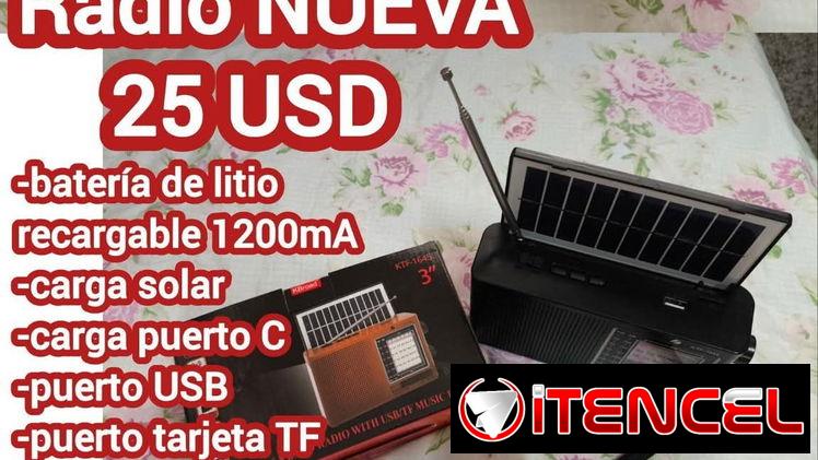 RADIO PORTÁTIL DE BATERÍA CON CARGA SOLAR Y LINTERNA (NUEVA EN SU CAJA)