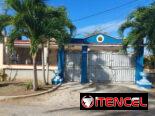 Casa Yanet con piscina grande de 3 habitaciones en Guanabo con sus paneles. Whatssap 5 2959440