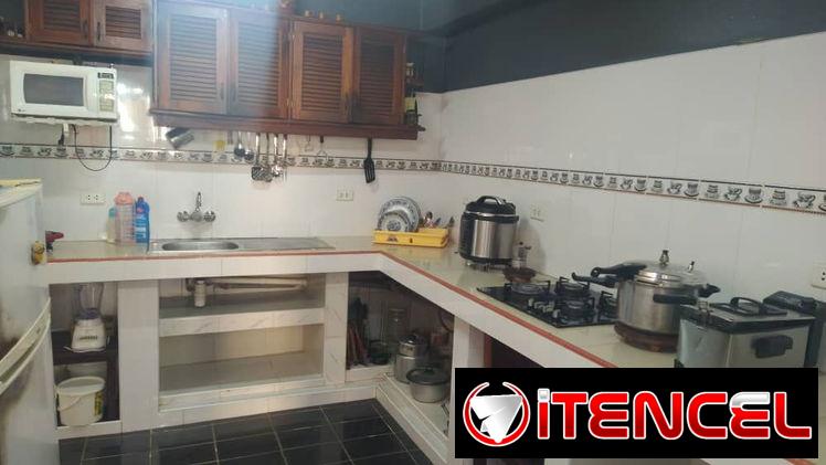 Casa 🏡 independiente en Víbora, 10 de octubre (#94)