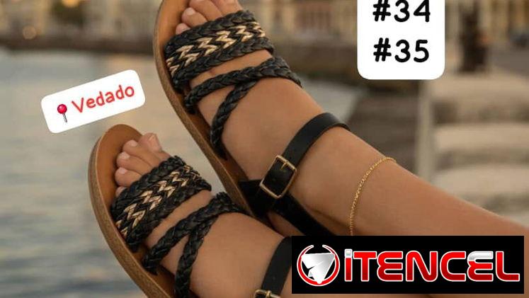 SANDALIAS DE NIÑA MODELO NEGRA TRENZAS CRUZADAS CON BRILLITOS