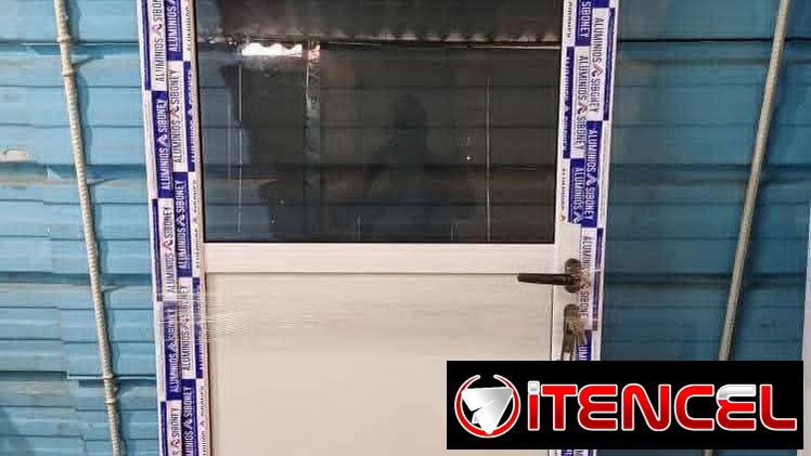 ✨ Calidad que se nota, aluminio que dura ✨ En nuestra carpintería de aluminio realizamos todo tipo de trabajos con mater