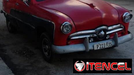 Ford 51 y Pontiac 52, los dos x 8200