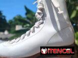 Hermosos patines, elegantes y duraderos, de uso y bien cuidados, están cosidos para reforzar