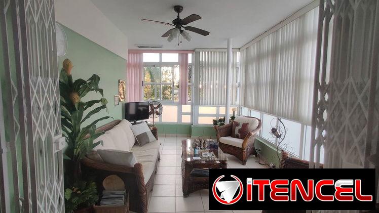 PENTHOUSE CAPITALISTA CON VISTA AL MAR, CERCANO A 9NA Y 94, PLAYA.