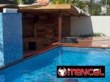 Casa capitalista con piscina en Kholy