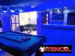 🏩Piscina,habitaciones, confort.