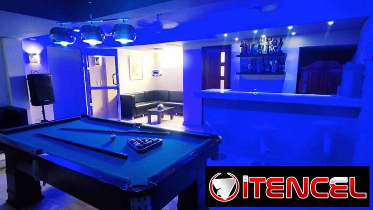 🏩Piscina,habitaciones, confort.