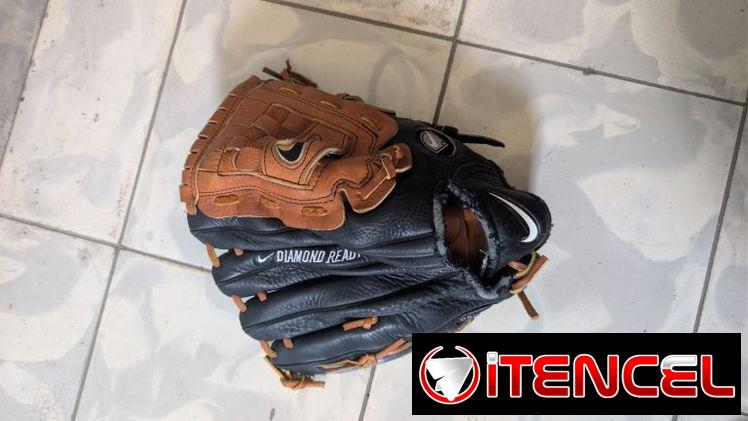 Guante derecho de beisbol 12″ NIKE de cuero