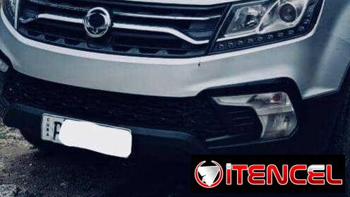 SsangYong Korando ,del 2017 es un carro con transmisión manual,el SUV está bien conservado,tiene todos los papeles