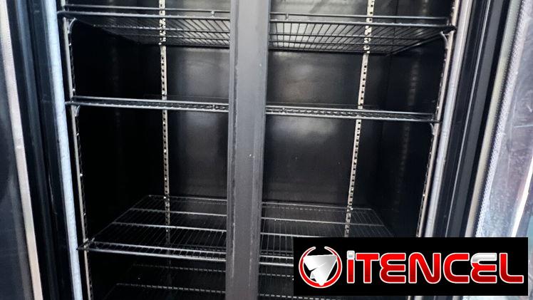 Nevera exhibidora doble puerta, marca XINGX.