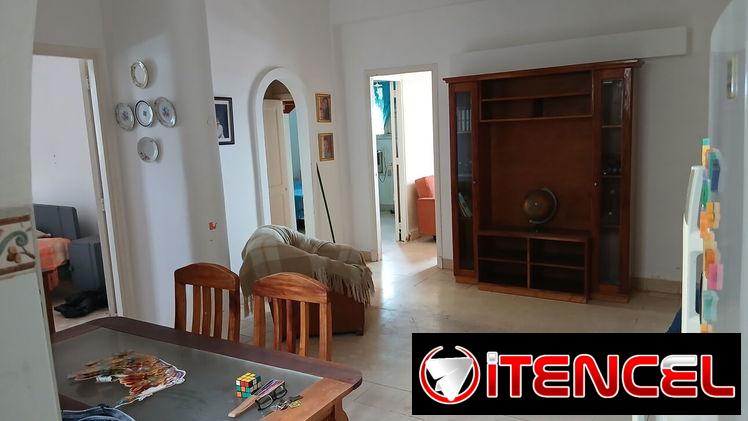 Vendo apto con garage 4/4 .muy buen estado para llegar y vivir.vibora