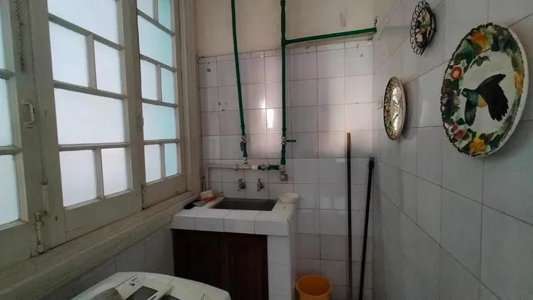 Ref # 33.Espectacular propiedad en el Vedado en la zona de las letras con 4 cuartos y medio y garaje!!!!