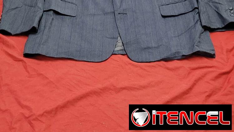 SE VENDEN PULLOVER DE HOMBRE Y BLAZER DE USO PERO IMPECABLES. VEDADO MENSAJERÍA ADICIONAL SI DESEA 53614857
