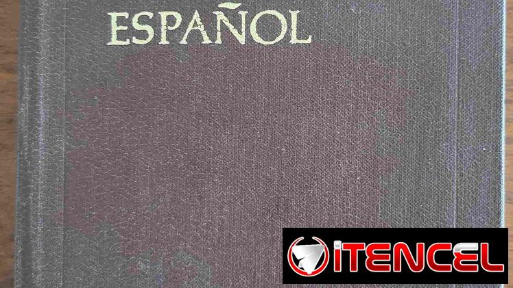 Diccionario ruso-español casi nuevo. 12000 palabras y con la pronunciación al español de la palabra en ruso. 1500 cup