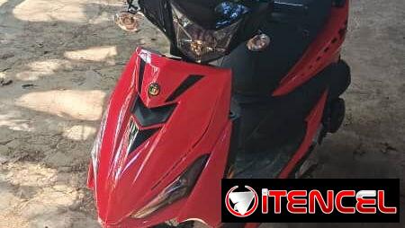 Se vende esta moto 🏍 de gasolina ⛽️, solamente 3 meses de uso es automática