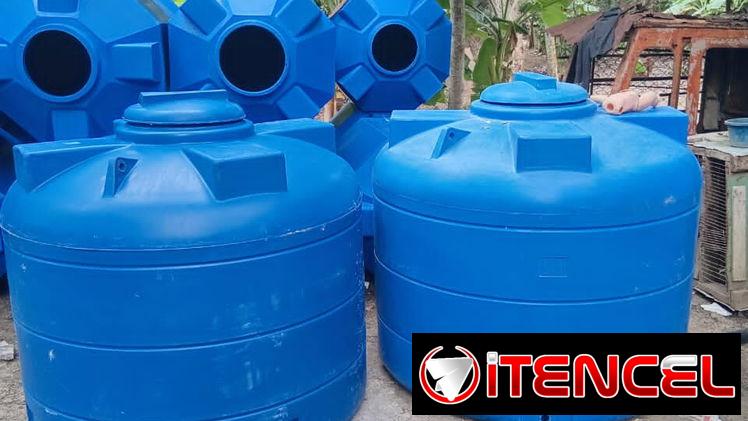 Tanques de 2100 L de agua 4 torre