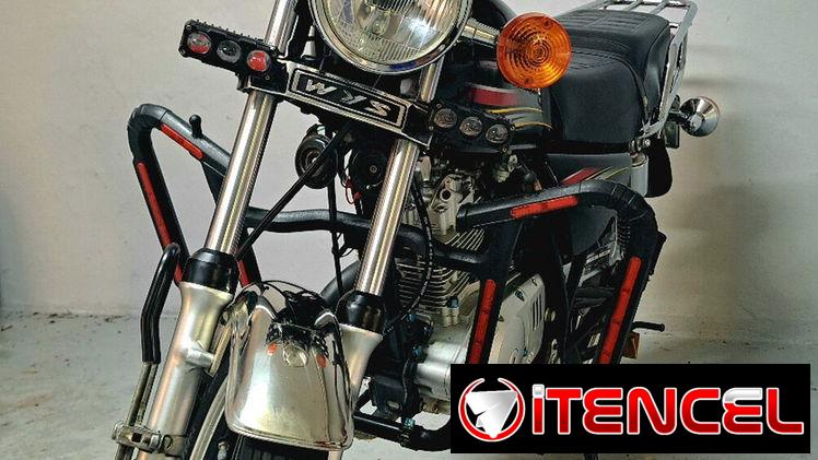 Moto Suzuki GN125H