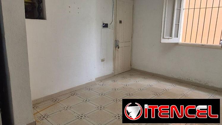 HABANA VIEJA A METROS DEL PARQUE DE LAS PALOMAS APARTAMENTO DUPLEX DE 95M2