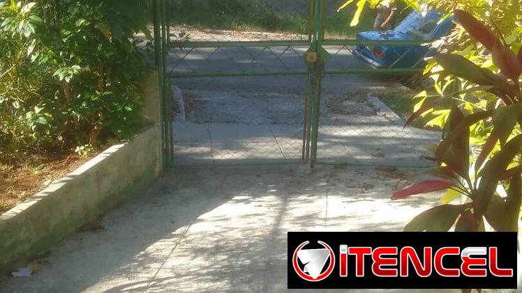 Espectacular casa en Kohly con 4 cuartos y grandes jardines a la venta!!!!