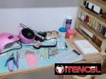 (🟢 precio negociable🟢) VENDO MESA DE UÑAS para empezar negocio
