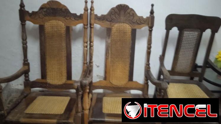 Se vende Cama Camera con Colchón. Además  Sillones