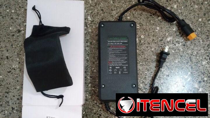 Vendor cargador de moto 72v 5A. Nuevo en su caja. 45 usd o en MN al cambio. Télefono 52958918