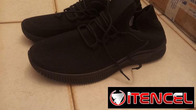 Tenis negros nuevos de engomados. Acepto mn y transferencia