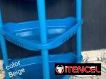 Venta de estantes plásticos, cubos con tapa, velas, fosforeras, pasta de dientes.